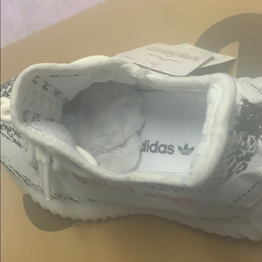 Yeezy Boost 350 Zebra size 4 1/2 men - Picture 8 of 8